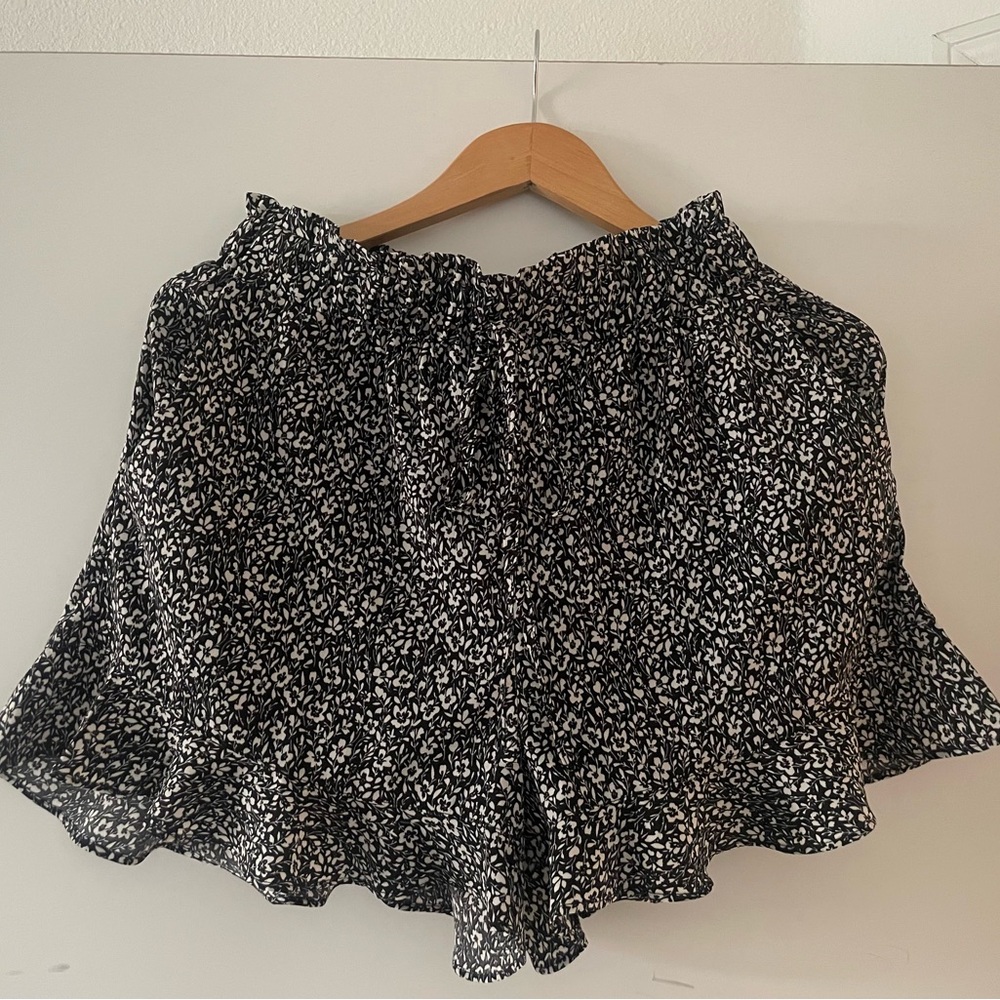Chic Black and White Patterned High Waist Women's Shorts